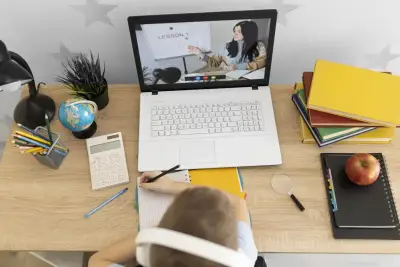 Estudiante feliz - Clases y Tutores Guatemala